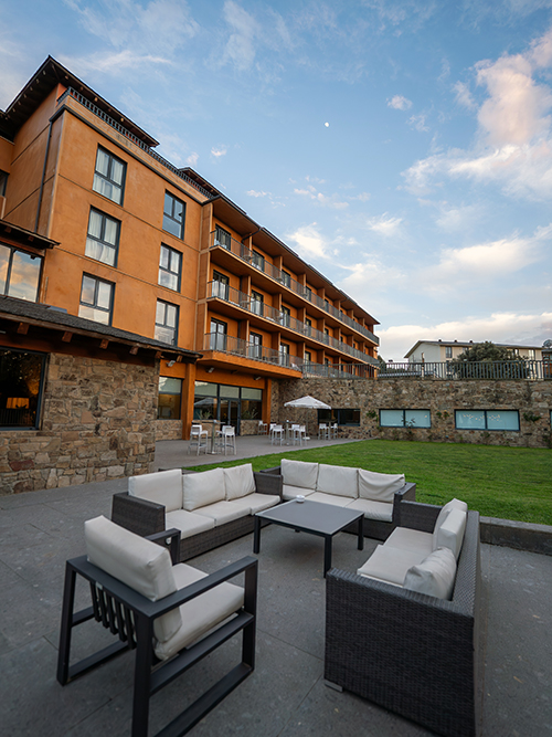 008_alta_montanya Terraza.jpg